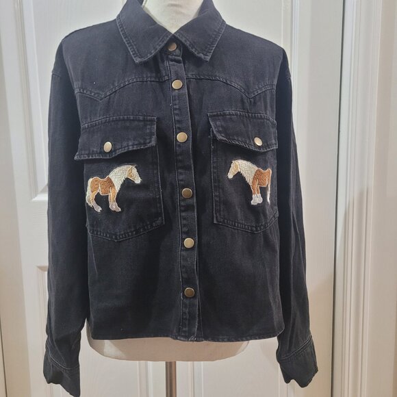 Horse Embroidered Cropped Denim Shirt / Light Jacket. - Picture 6 of 8